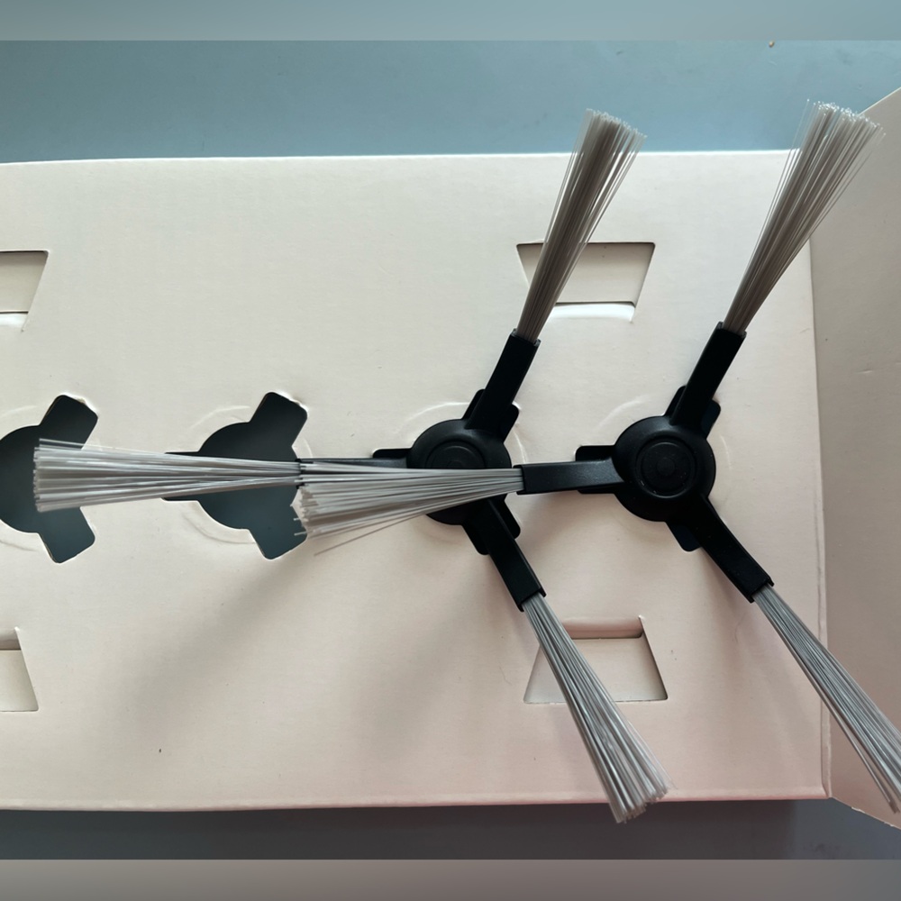 NEW WYZE Robot Vacuum Replacement Parts: 2 Edge Brushes